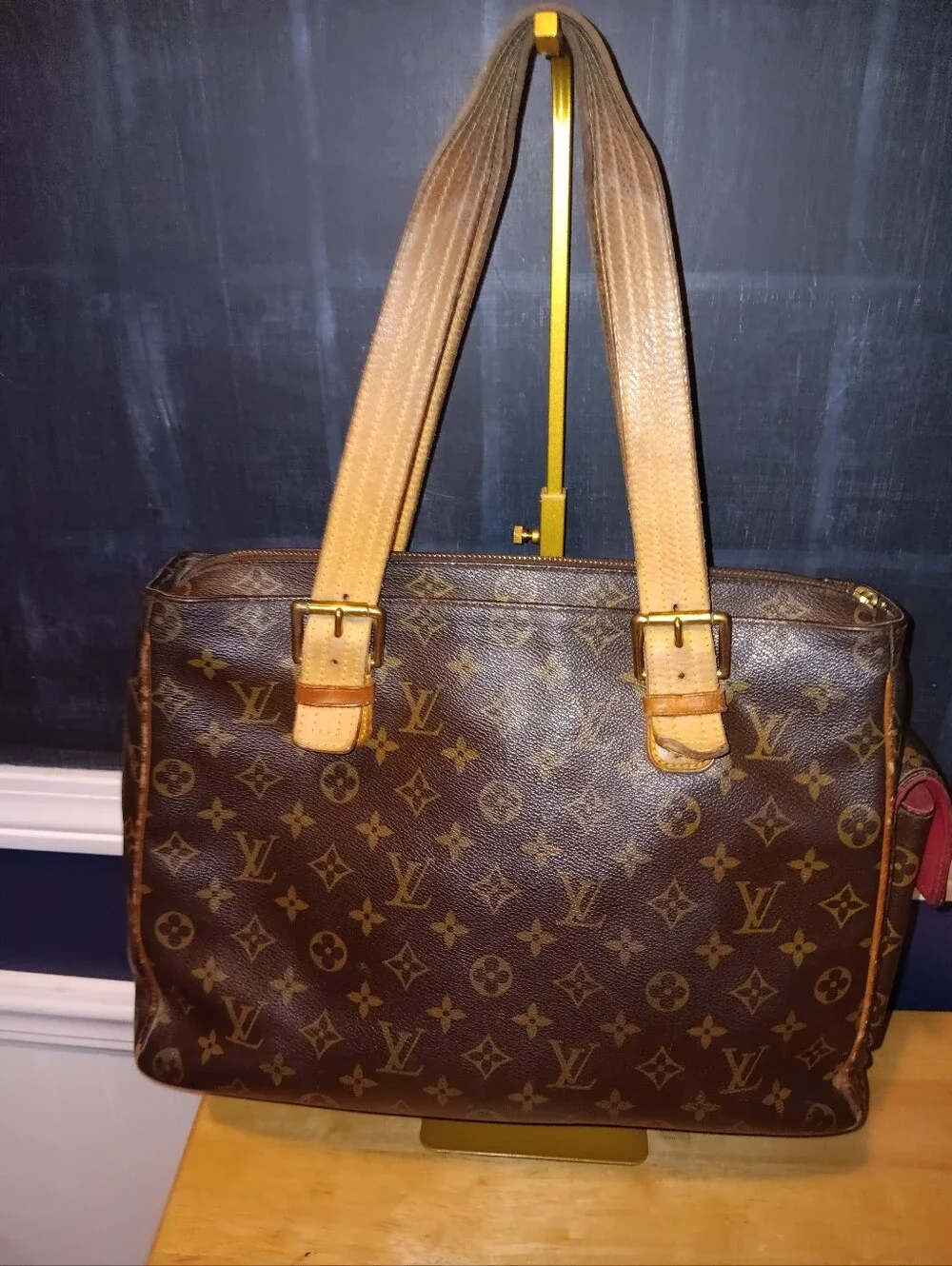 Loiis Vuitton Monogram Zip Shoulder Bag
